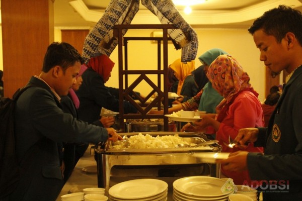 Suasana Makan